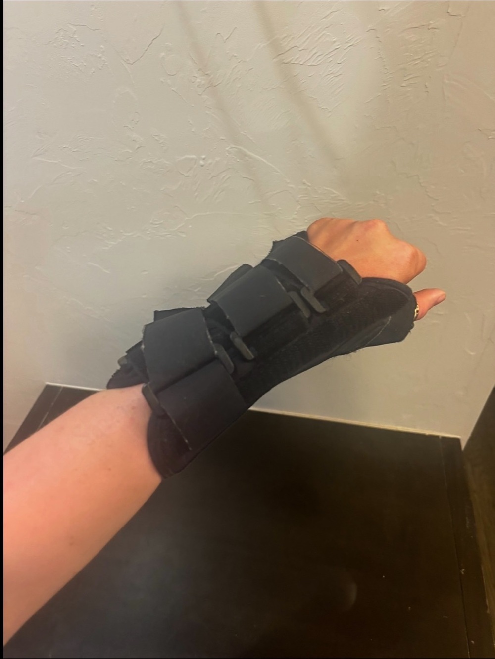 Supportive Black Wrist and Thumb Brace